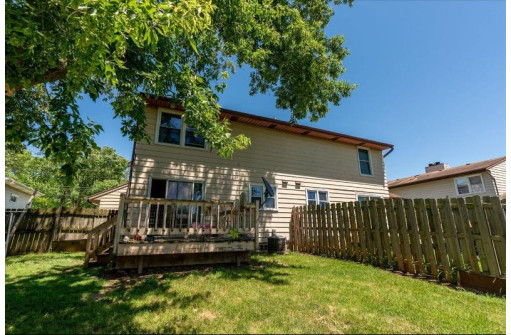 1009 Moorland Rd, Madison, WI 53713