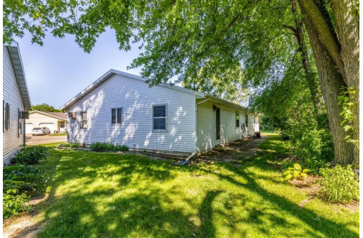 1724A Main St A, Stoughton, WI 53589