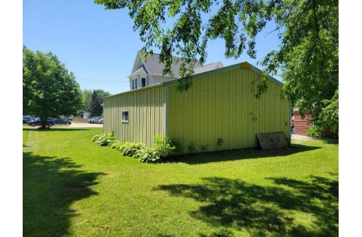 316 Hall St, Ripon, WI 54971