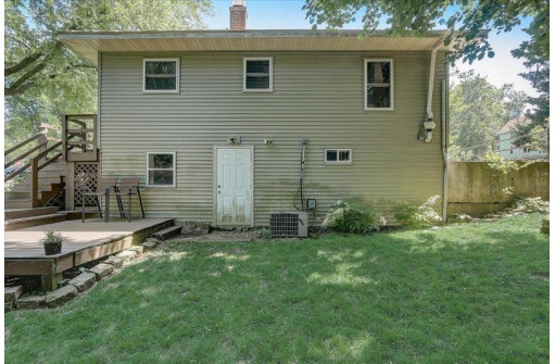 312 Oak St, Mount Horeb, WI 53572