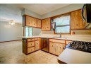 616 Woodview Dr, Sun Prairie, WI 53590