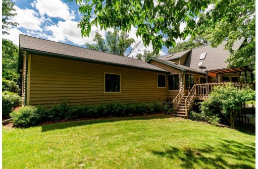 E12007 Bent Tree Dr, Baraboo, WI 53913