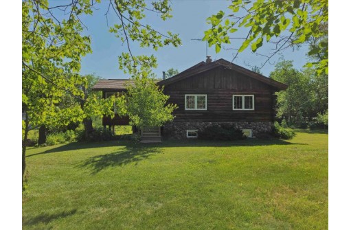 N6807 Jonathan Dr, Pardeeville, WI 53954
