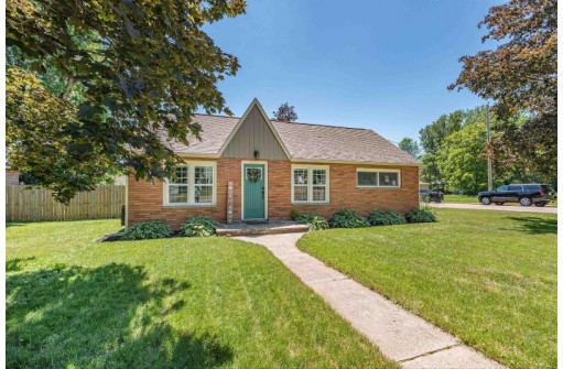 433 Locust St, Baraboo, WI 53913