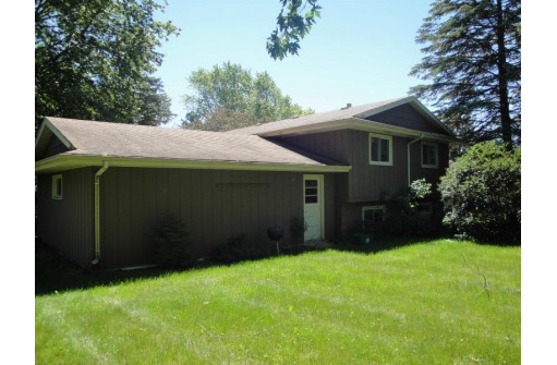 1208 N Monroe St, Stoughton, WI 53589