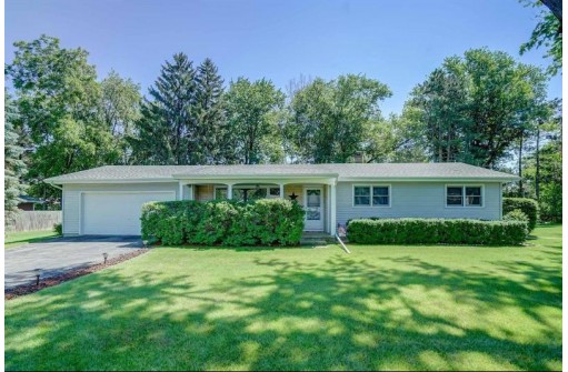 964 Taylor Ln, Stoughton, WI 53589