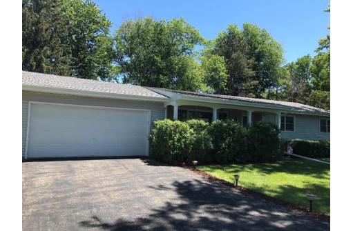 964 Taylor Ln, Stoughton, WI 53589