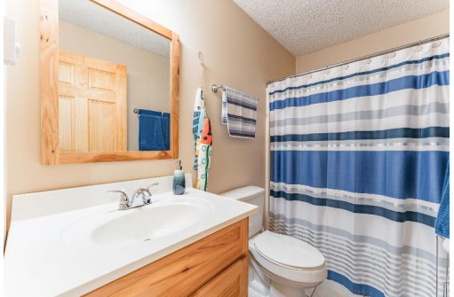 1 Cedar Tr, Wisconsin Dells, WI 53965