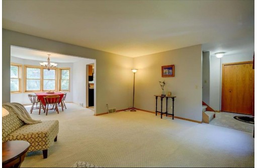 21 Star Fire Ct, Madison, WI 53719