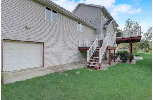 N857 Club Circle Dr, Prairie Du Sac, WI 53578