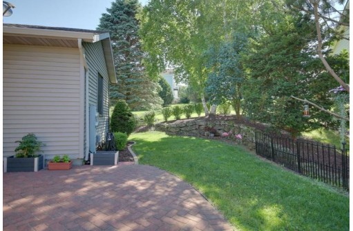 601 Prairie Ct, Mount Horeb, WI 53572