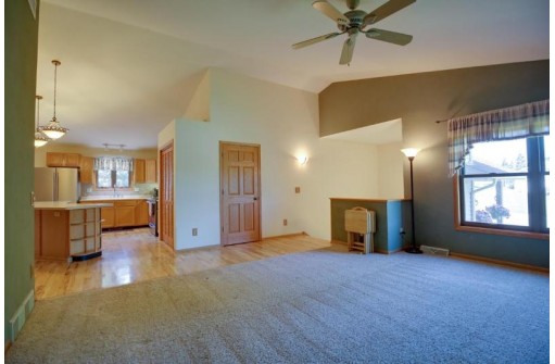 601 Prairie Ct, Mount Horeb, WI 53572