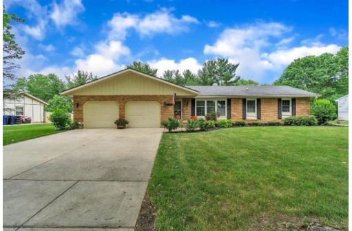 800 Somerset Dr, Janesville, WI 53546