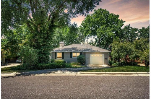 4324 Hillcrest Cir, Madison, WI 53705