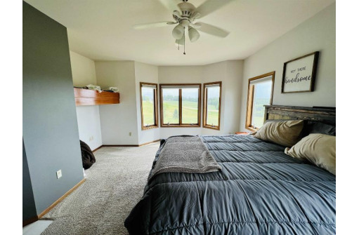 N7418 High Prairie Ln, New Glarus, WI 53574