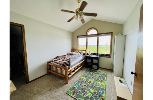 N7418 High Prairie Ln, New Glarus, WI 53574