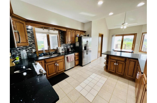 N7418 High Prairie Ln, New Glarus, WI 53574