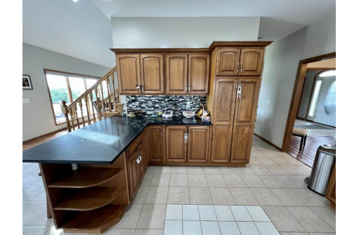 N7418 High Prairie Ln, New Glarus, WI 53574