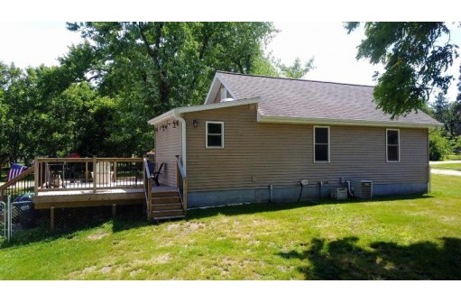 8108 W Mill St, Orfordville, WI 53576