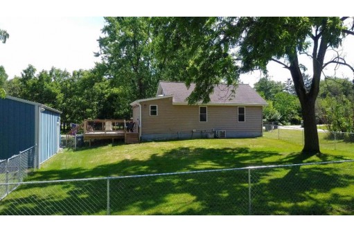 8108 W Mill St, Orfordville, WI 53576