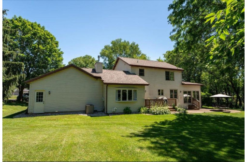 6683 Glenview Rd, DeForest, WI 53532