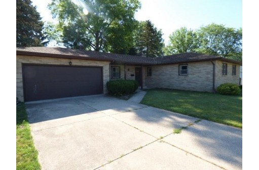 230 N Willard Ave, Janesville, WI 53548-3364