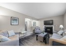 7945 W Oakbrook Cir, Madison, WI 53717