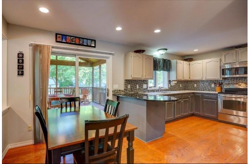 2 Williams Cir, Madison, WI 53719