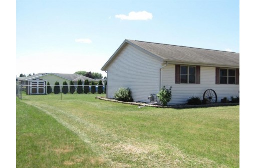 3825 Tripp Rd, Janesville, WI 53548