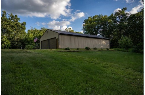 W9070 Von Haden Rd, Elroy, WI 53929