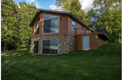 W9070 Von Haden Rd, Elroy, WI 53929