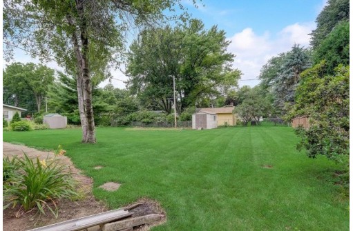 5718 Bartlett Ln, Madison, WI 53711-3425