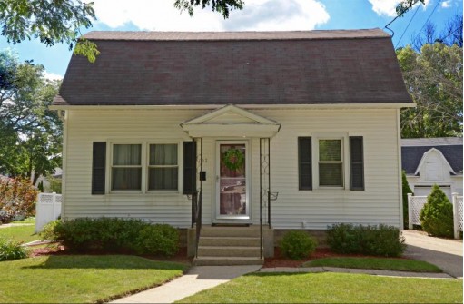 707 N Main St, Fort Atkinson, WI 53538