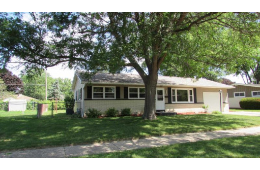 246 Roosevelt Ave, Janesville, WI 53546