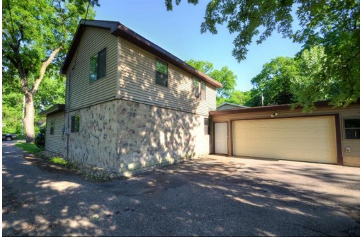 1112 Summit St, Baraboo, WI 53913