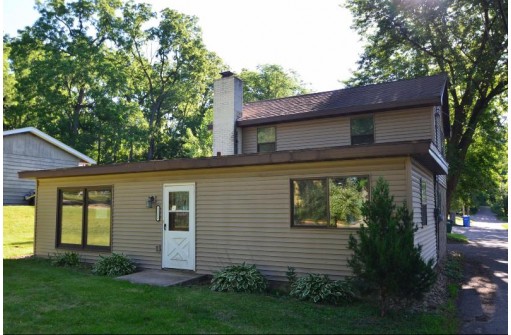 1112 Summit St, Baraboo, WI 53913