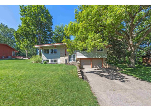 106 Ravine Rd Mount Horeb, WI 53572