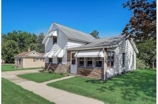 227 W Albert St, Portage, WI 53901