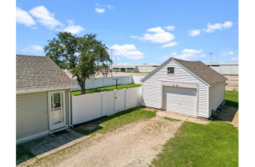 1116 W Fulton St, Edgerton, WI 53534