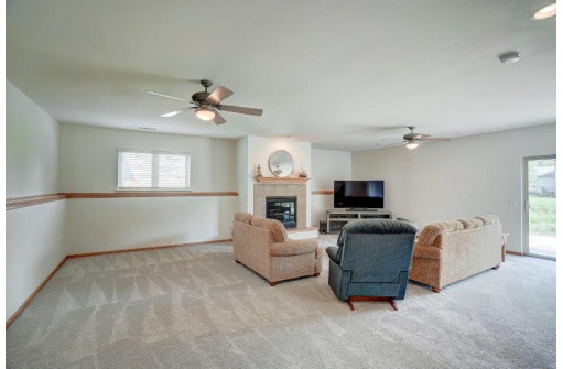 6090 Perrot Pl, McFarland, WI 53558