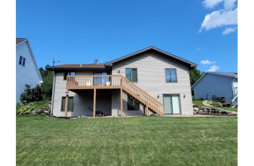 2133 Hillebrand Dr, Cross Plains, WI 53528