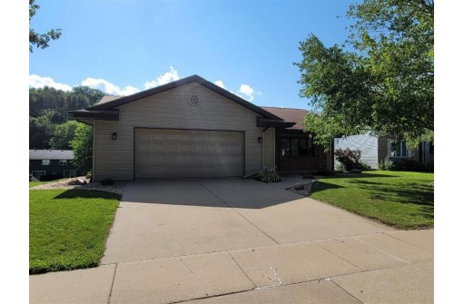 2133 Hillebrand Dr, Cross Plains, WI 53528