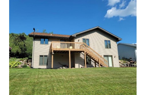 2133 Hillebrand Dr, Cross Plains, WI 53528