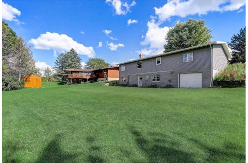 202 Blue View Dr, Mount Horeb, WI 53572-1802