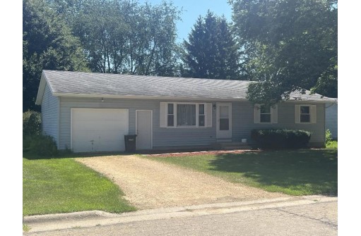 584 Ace St, Belleville, WI 53508