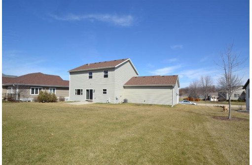 703 Ellie Rae Dr, Lodi, WI 53555