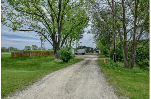 3613 S Dutch Mill Rd, Madison, WI 53718