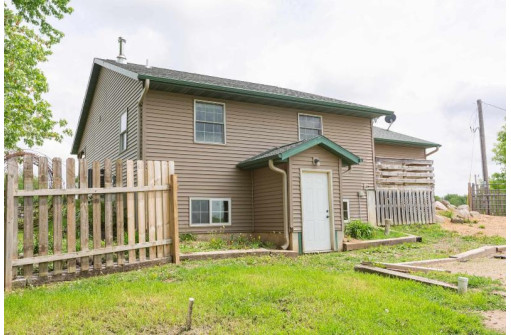 5191 County Road I, Benton, WI 53803