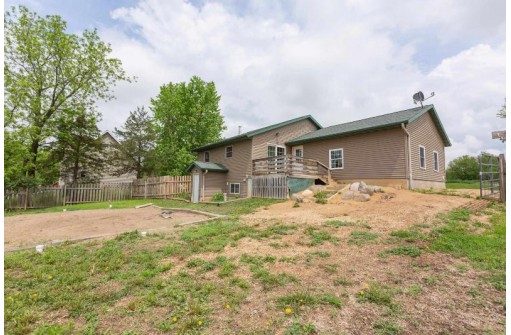 5191 County Road I, Benton, WI 53803