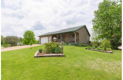 5191 County Road I, Benton, WI 53803